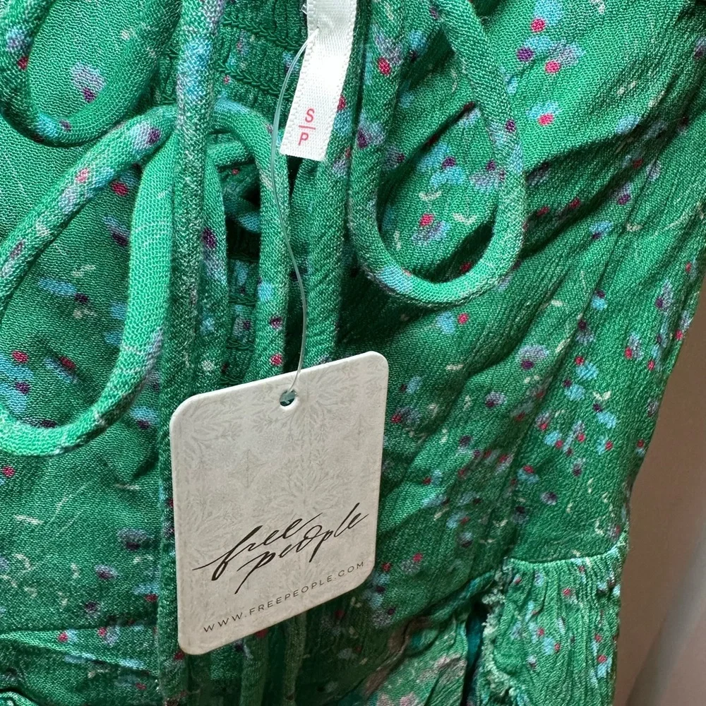 Free people brand new never worn Green Floral Romper with Spaghetti Straps - Picture 8 of 8